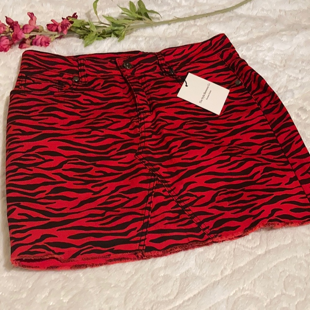 NWT PREMIUM DENIM SKIRT SIZE LARGE - Picture 1 of 8